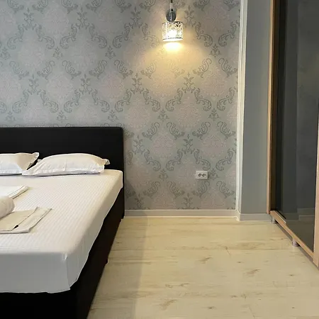 Hermes Apartment *